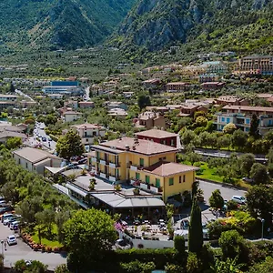 *** Hotel Limone Italie