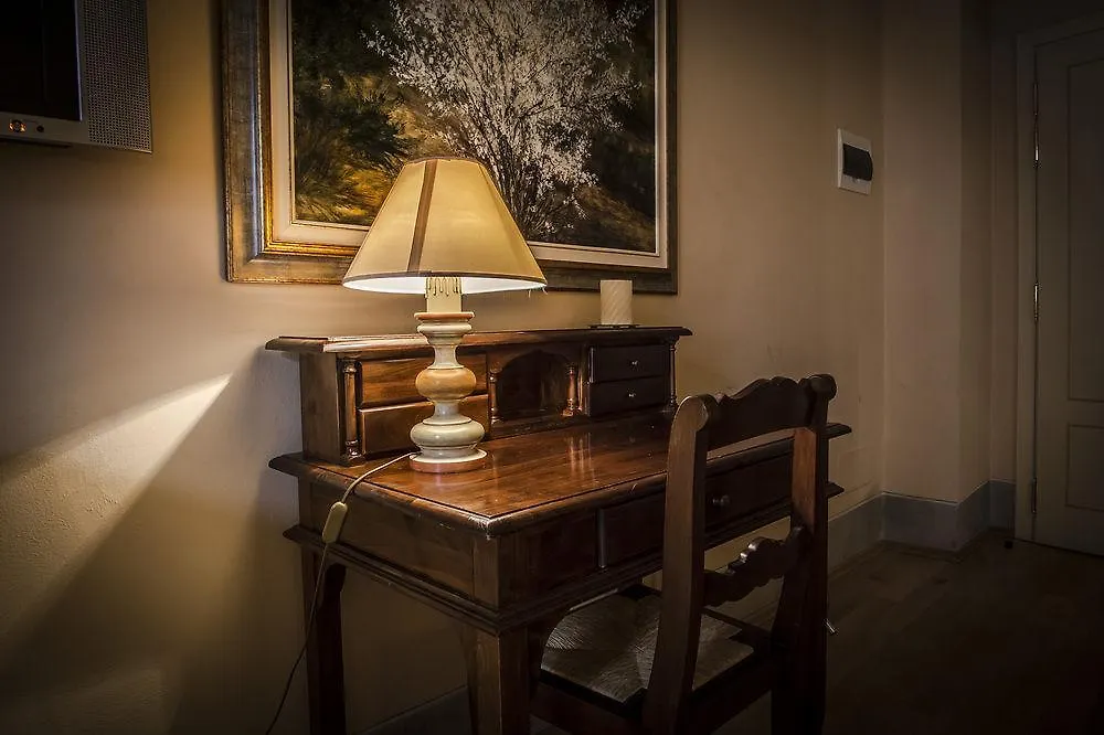 ****  A Palazzo Busdraghi Residenza D'Epoca Bed & Breakfast Lucca Italy